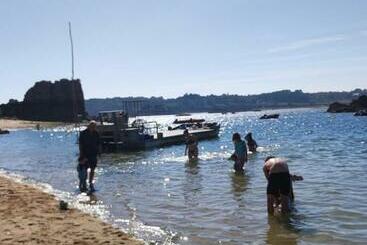 تختخواب و صبحانه Les Chambres D Hôtes Du Port De Loguivy De La Mer