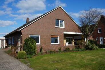 ツーリストアパートメント Ferienhaus Robbenglück Og