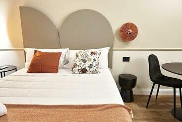 膳宿费 Tuttotondo