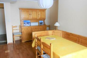 דירות לתיירים Appartement Tout Confort Skis Aux Pieds Avec Balcon Et Piscine Chauffée   Fr 1 267 210