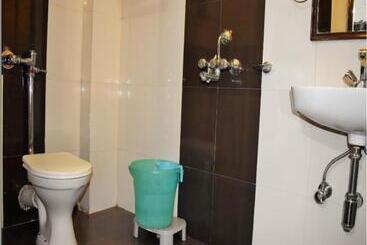 فندق Svarnima By Wb Inn