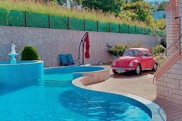 پانسیون Luxury Villa Ulcinj