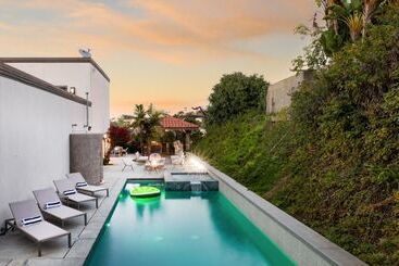 דירות לתיירים Villa Valencia By Avantstay Entertainers Dream W/ Outdoor Kitchen, Spa & Views