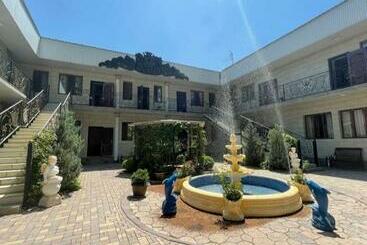 Bed and Breakfast Camelot