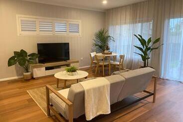 تختخواب و صبحانه Tweed River Retreat