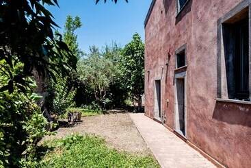 ツーリストアパートメント Gli Iris Apartments By Wonderful Italy