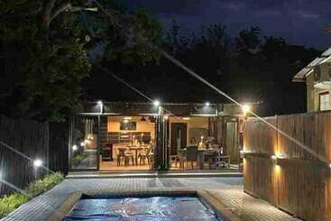 بنسيون 74 On Retief Guesthouse