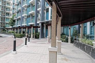 هتل آپارتمان Palm Tree Villas