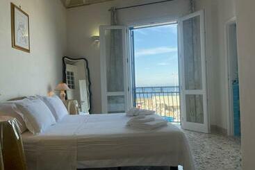 ペンション La Camera Sul Porto