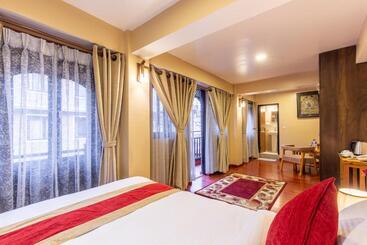 پانسیون Vajra House