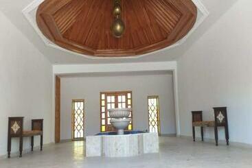 هتل آپارتمان Riad Tin Hinane