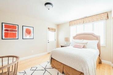 Жильё для туристов Moana By Avantstay Prvt Oasis W/ Scenic Views Tiki Bar & Pool W/ Water Slide