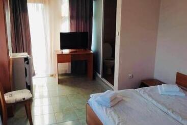 فندق семеен хотел свети георги