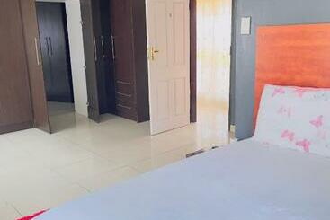 Пансион Galaxy Guest House Pretoria