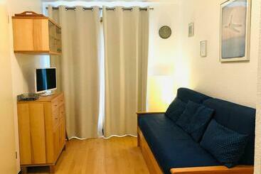 Жильё для туристов Studio Lumineux · Ski Aux Pieds · Balcon Privé   Fr 1 181 2454