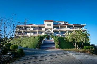 ホテル Revathi Resorts