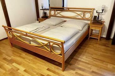 ツーリストアパートメント Ferienwohnung Penzlin Im Rittergut Leppersdorf