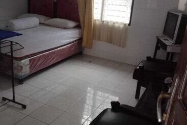 Express O 91176 Hotel Puri Gandaria