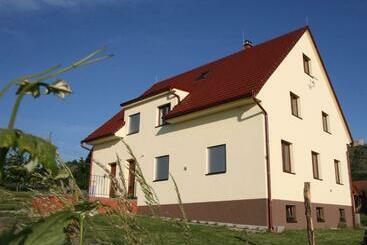 膳宿费 Palavia Apartments