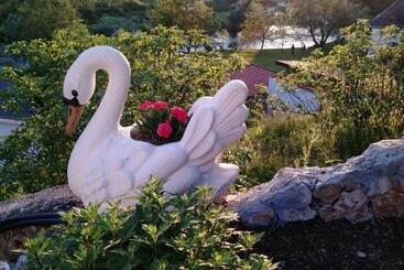 بنسيون Villa The Cave