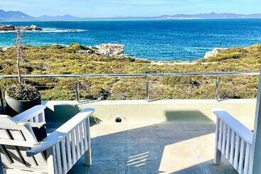 هتل آپارتمان 11 Westcliff Rentals