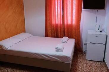 تختخواب و صبحانه Chowdhury House Unit 2