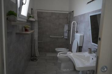 تختخواب و صبحانه Resort Leonardo  Room, Pool & Restaurant