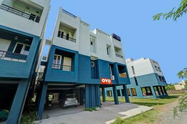 ホテル Oyo 90112 Fly Home