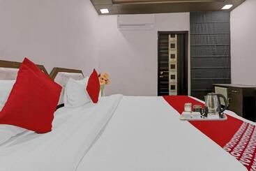 酒店 Knight Inn Near Samaypur Badli Metro Station