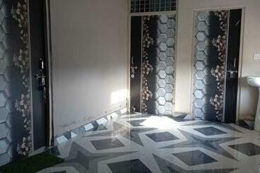 فندق Pop 89322 Preet  And Restaurant