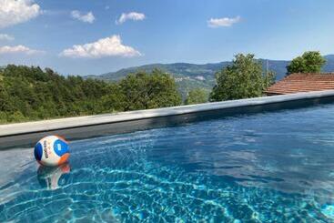 مبيت وإفطار Agriturismo La Collina Degli Scoiattoli