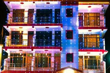 مبيت وإفطار Him Taj By Stayapart