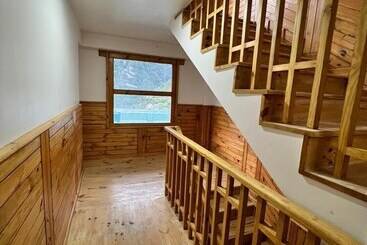 Отель Camp De Base