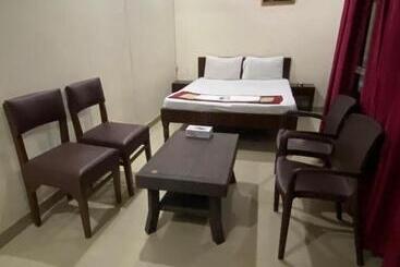 فندق Mahak Guest House By Wb Inn