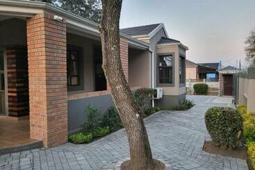 膳宿费 @ 21 Guest House