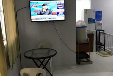 פנסיון Transient Housing 2nd Floor Only