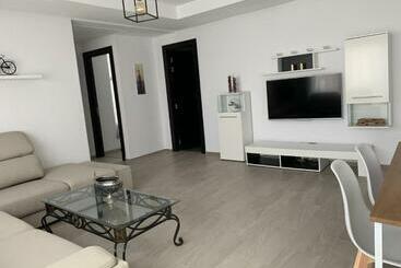 شقق خاصة سياحية Tawenza Square