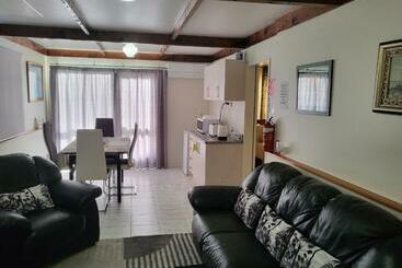 Жильё для туристов Barnes Street Bnb