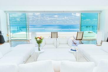 شقق خاصة سياحية Beachfront Luxe Penthouse Private Pool And Spa Tub