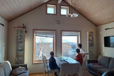 Жильё для туристов Spacious Family Friendly Apartment With A Cozy Loft And Big Garden