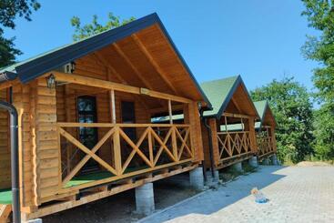 آپارتمان‌های توریست‌ها Tri Kolibe