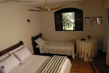 ホテル Holiday House