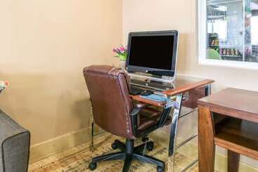 בית מלון כפרי Quality Inn & Suites