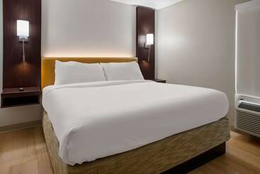 The Marco Hotel Lake Charles