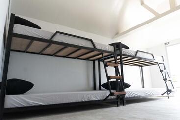 فندق صغير The Pod Mabini