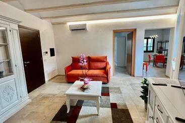 דירות לתיירים La Casa Di Natalie