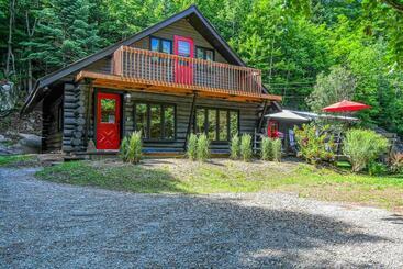 شقق خاصة سياحية Chalet L Alpiniste & Spa / Near Mont Tremblant!