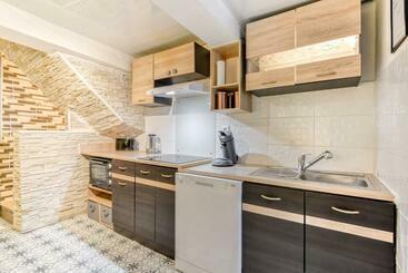 ツーリストアパートメント Le Petit Rubis D Ouveillan