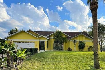 شقق خاصة سياحية The Yellow Home Amazing Lake View