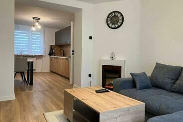 ツーリストアパートメント Apartmán Nelka V Poprade